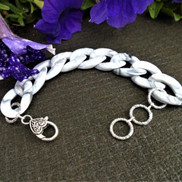 NWOT Big thick chunky Faux marble Acrylic necklace, earrings and bracelet set - Picture 5 of 5